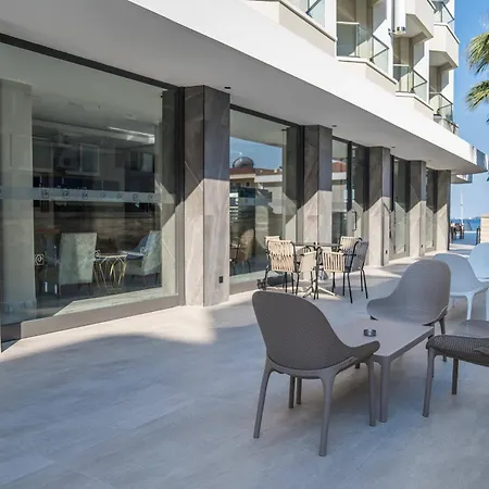 Random By Lookbookholiday 3*