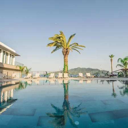 Random By Lookbookholiday 3* Μαρμαρίς