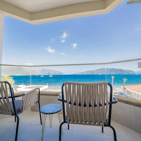 Random By Lookbookholiday Μαρμαρίς