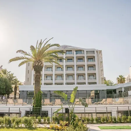 Random By Lookbookholiday 3* Μαρμαρίς