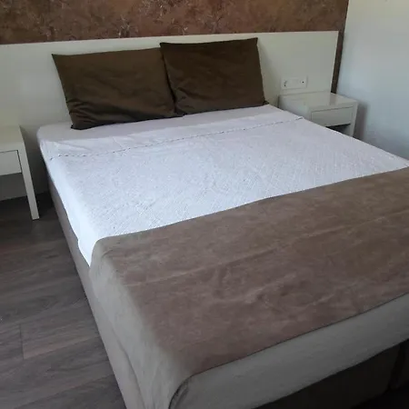 Random By Lookbookholiday Ξενοδοχείο