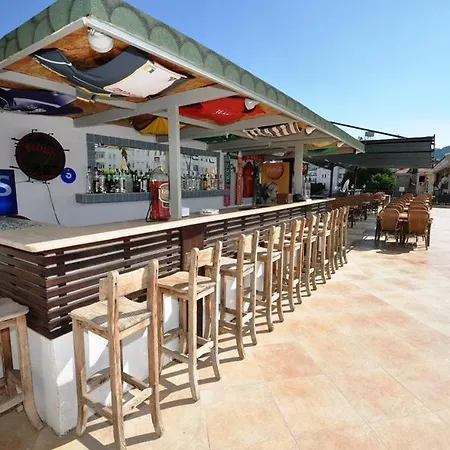 Random By Lookbookholiday Ξενοδοχείο