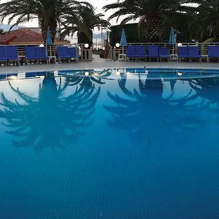 Random By Lookbookholiday Μαρμαρίς