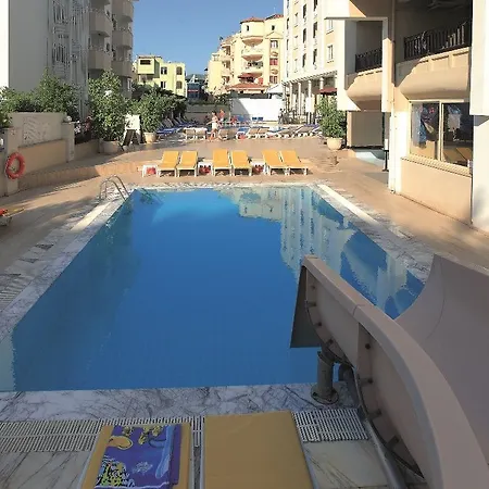 Random By Lookbookholiday Μαρμαρίς