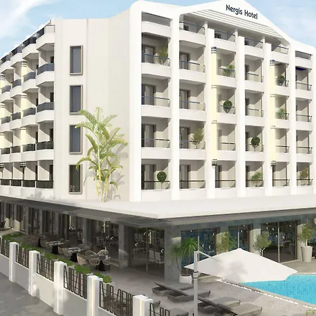 Random By Lookbookholiday