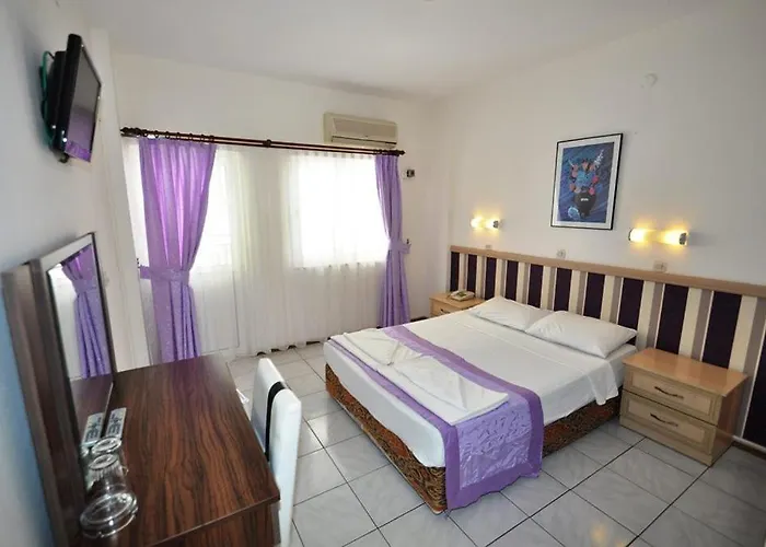 Random By Lookbookholiday