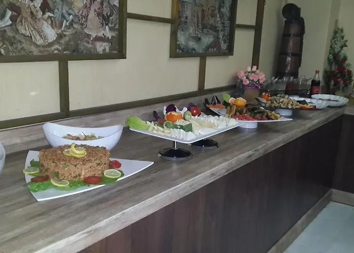 Random By Lookbookholiday 马尔马里斯