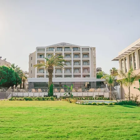 Random By Lookbookholiday 3*