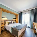 Random By Lookbookholiday ホテル 3*