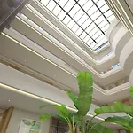 Hotel Random By Lookbookholiday 3*