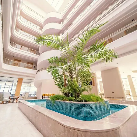 Otel Random By Lookbookholiday 3*