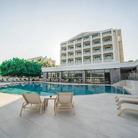 Otel Random By Lookbookholiday 3*