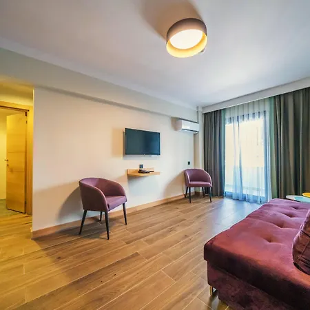 Random By Lookbookholiday Hotel 3*