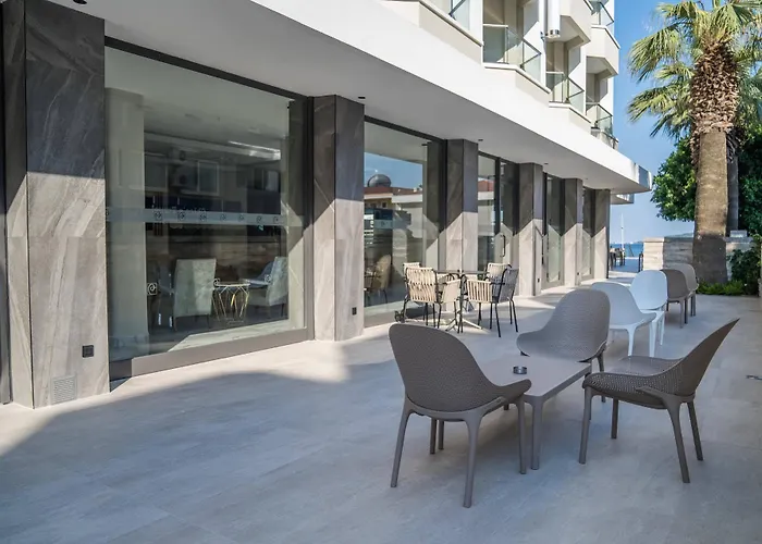 Random By Lookbookholiday 3*