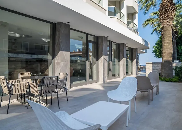 ホテル Random By Lookbookholiday マルマリス