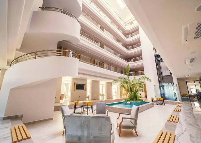 Random By Lookbookholiday ホテル 3*