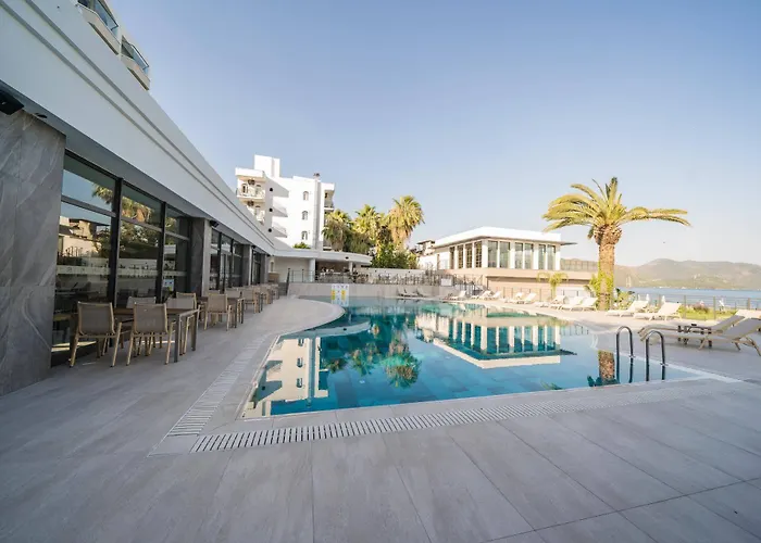 Random By Lookbookholiday فندق