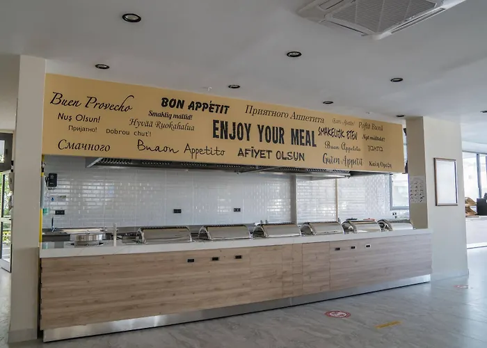 Random By Lookbookholiday فندق مرمريس