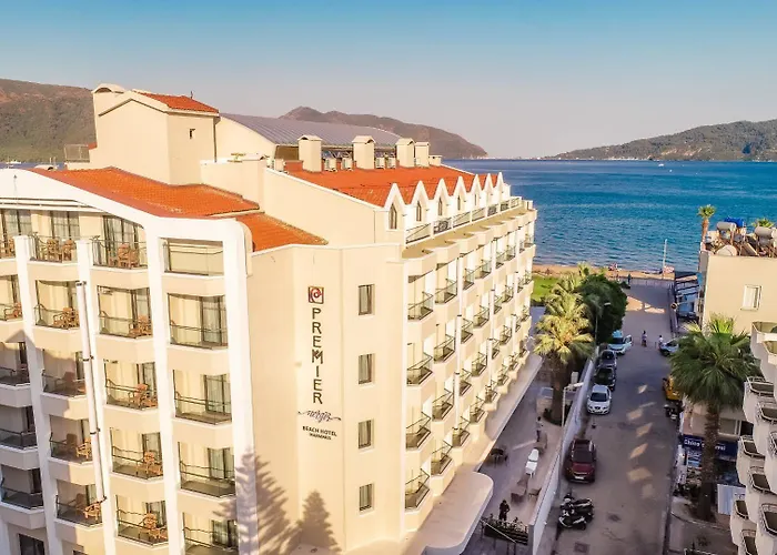 Random By Lookbookholiday