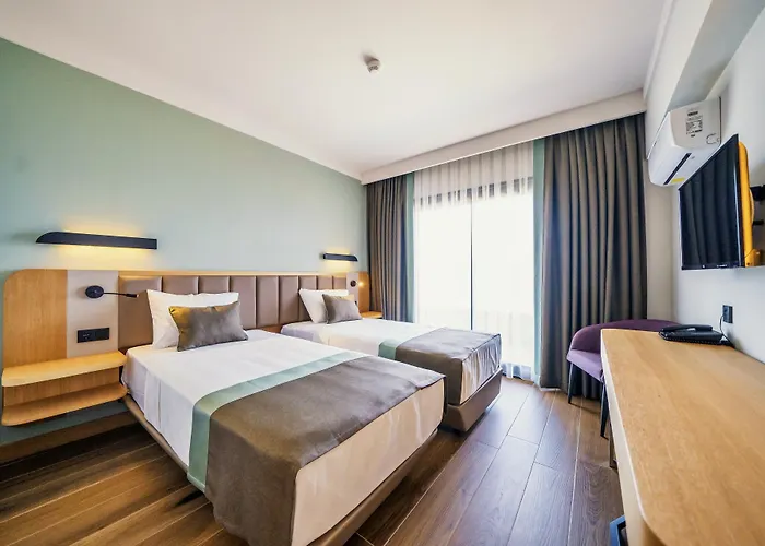 Random By Lookbookholiday ホテル マルマリス