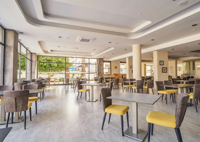 Random By Lookbookholiday ホテル