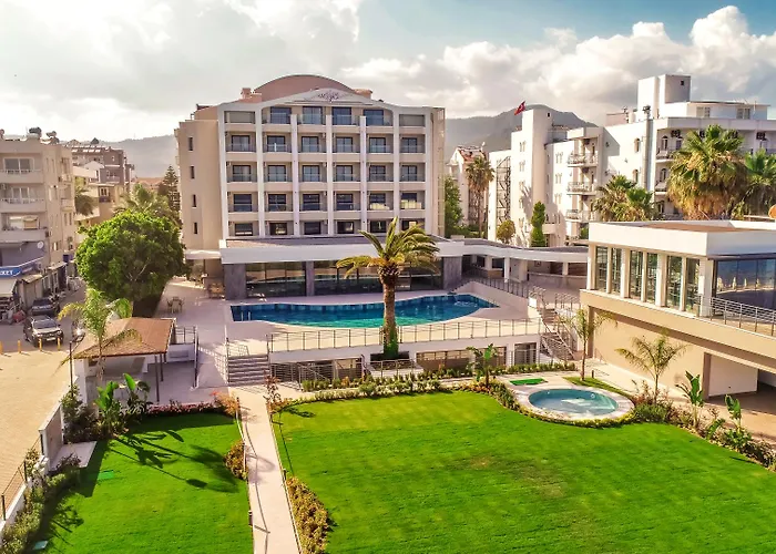 Random By Lookbookholiday 3*