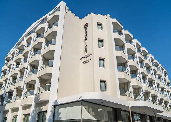 Random By Lookbookholiday 3* مرمريس