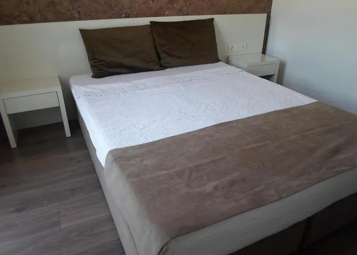 Random By Lookbookholiday ホテル