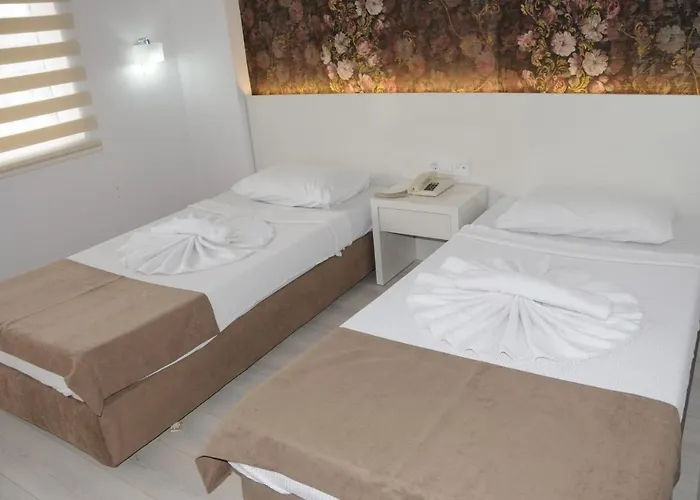 Random By Lookbookholiday فندق