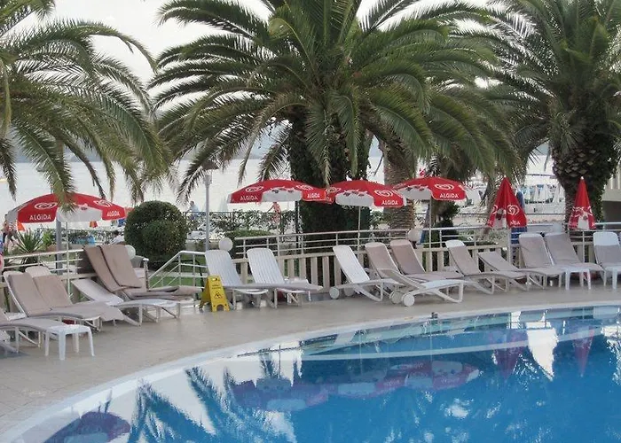 فندق Random By Lookbookholiday 3*