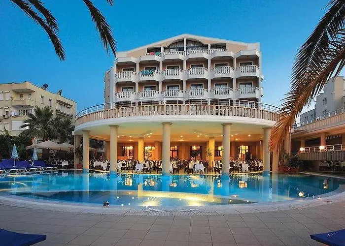 Random By Lookbookholiday ホテル マルマリス