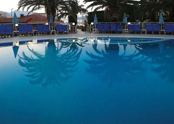 Random By Lookbookholiday مرمريس