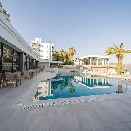 Random By Lookbookholiday Otel