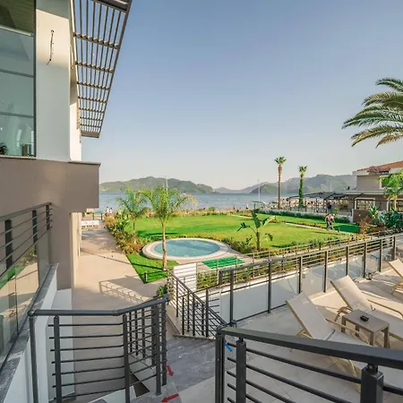 Random By Lookbookholiday Otel 3*