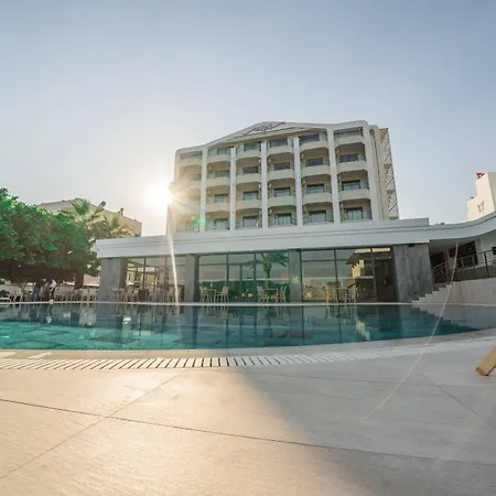 Random By Lookbookholiday Otel 3*