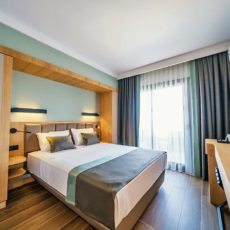 Random By Lookbookholiday Otel 3*