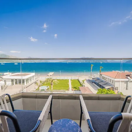 Random By Lookbookholiday Otel 3*