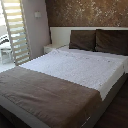 Otel Random By Lookbookholiday 3*