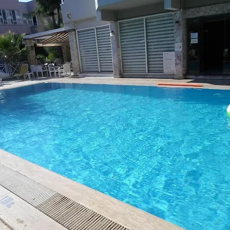 Random By Lookbookholiday Otel