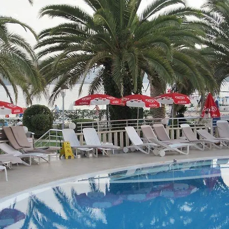 Otel Random By Lookbookholiday 3*