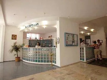 Random By Lookbookholiday